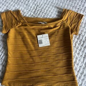 GBG Los Angeles Mustard Textured Crop Top